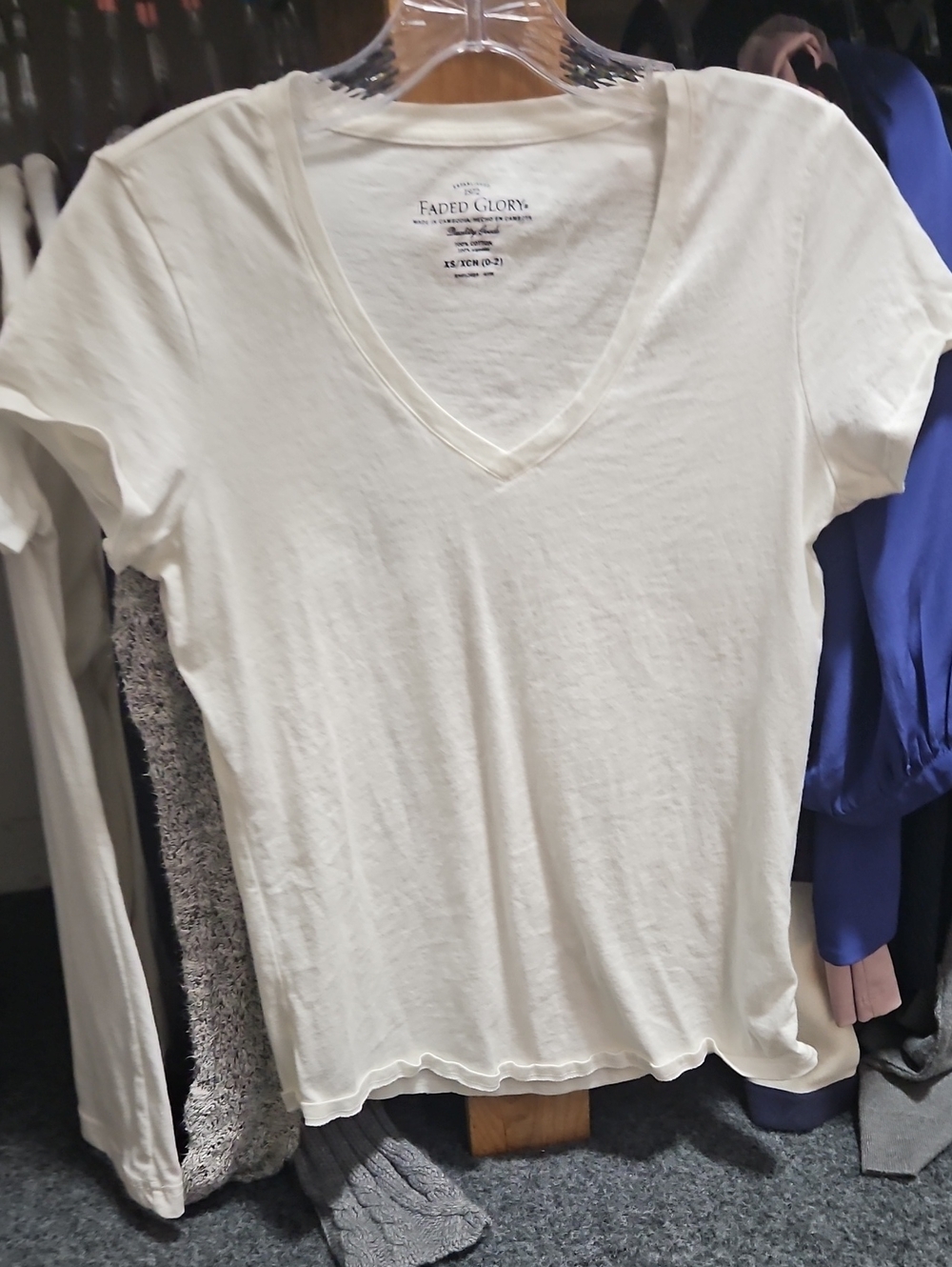 Faded Glory Cream V-Neck Short Sleeve Tee